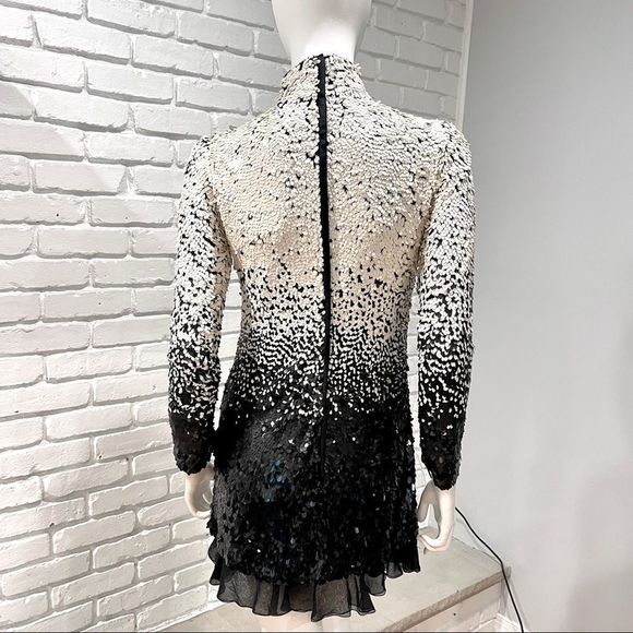 VINTAGE VALENTINO WHITE BLACK OMBRE OVAL SEQUIN SHINY GLOW BRIGHT GLAM LUXURY - Picture 17 of 17